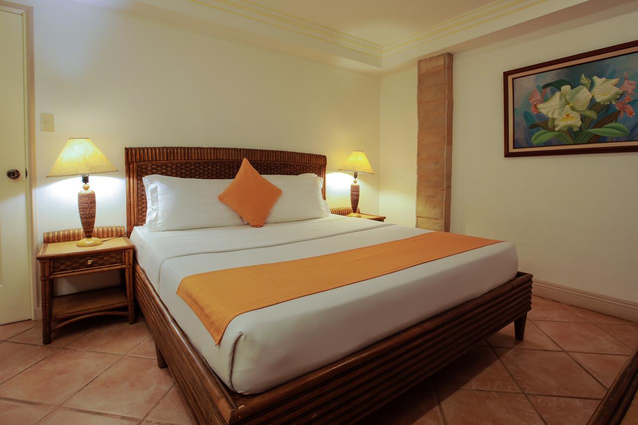 Paradise Garden Resort Hotel&Convention Center Manoc-Manoc Buitenkant foto